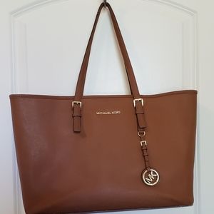 Michael Kors Jet Set Tote